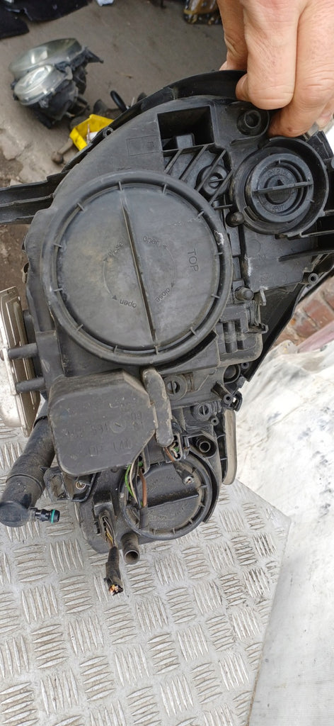 Frontscheinwerfer Mercedes-Benz W211 Xenon Ein Stück (Rechts oder Links) SCH2489494275jk