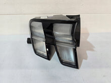 Laden Sie das Bild in den Galerie-Viewer, Frontscheinwerfer Ford LJ8B-13405AG Links Scheinwerfer Headlight SCH1961149675hl