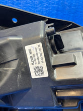 Laden Sie das Bild in den Galerie-Viewer, Frontscheinwerfer Kia Xceed J792111040 92102J7300 LED Rechts Headlight