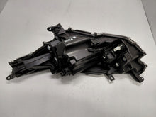 Laden Sie das Bild in den Galerie-Viewer, Frontscheinwerfer Toyota Yaris Rechts Scheinwerfer Headlight SCH1820910295hy