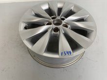 Laden Sie das Bild in den Galerie-Viewer, 1x Alufelge 16 Zoll 6.0" 5x100 38ET Glanz Silber 658601025B Skoda Kamiq FEL4582538521fr