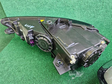 Laden Sie das Bild in den Galerie-Viewer, Frontscheinwerfer Audi A3 8V0941031 8V0941032 Ein Satz Scheinwerfer Headlight SCH5750924794va