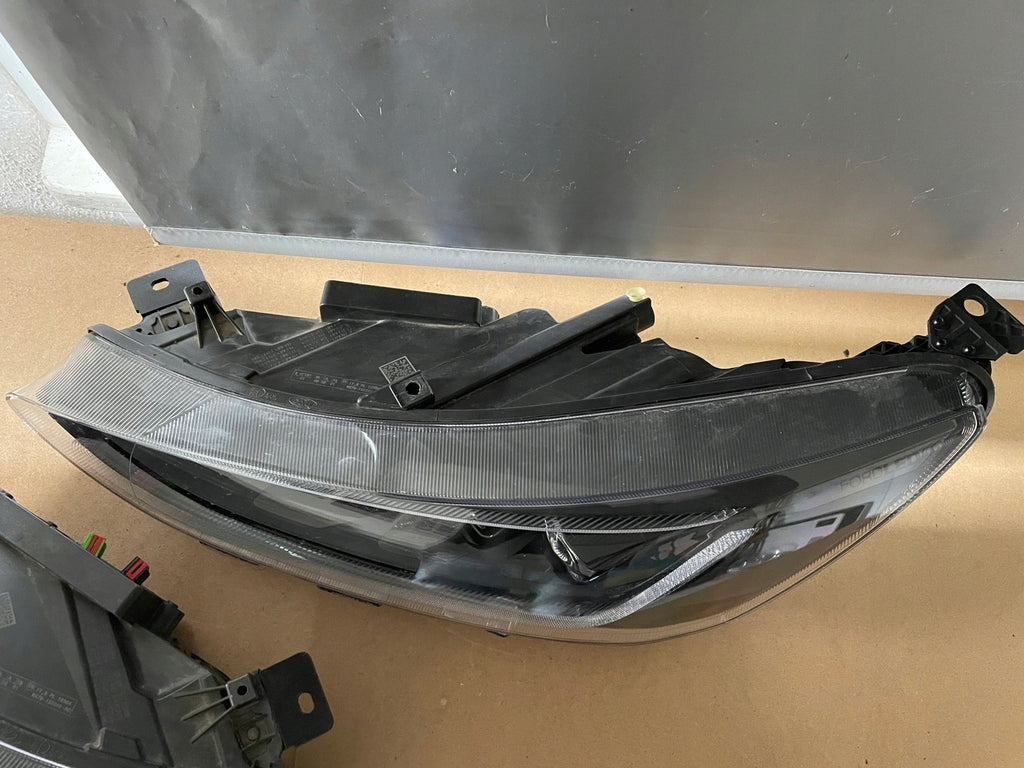 Frontscheinwerfer Ford Focus NX7B-13E016-AG LED Ein Satz Scheinwerfer Headlight SCH3799658772ka