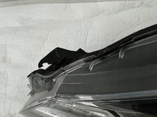 Load image into Gallery viewer, Frontscheinwerfer Toyota Yaris Links Scheinwerfer Headlight