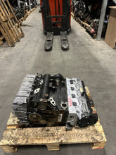 Laden Sie das Bild in den Galerie-Viewer, Motor Audi Seat Skoda VW DFGA DFGC 2.0 TDI 36TKm 2018 Diesel Engine Unkomplett