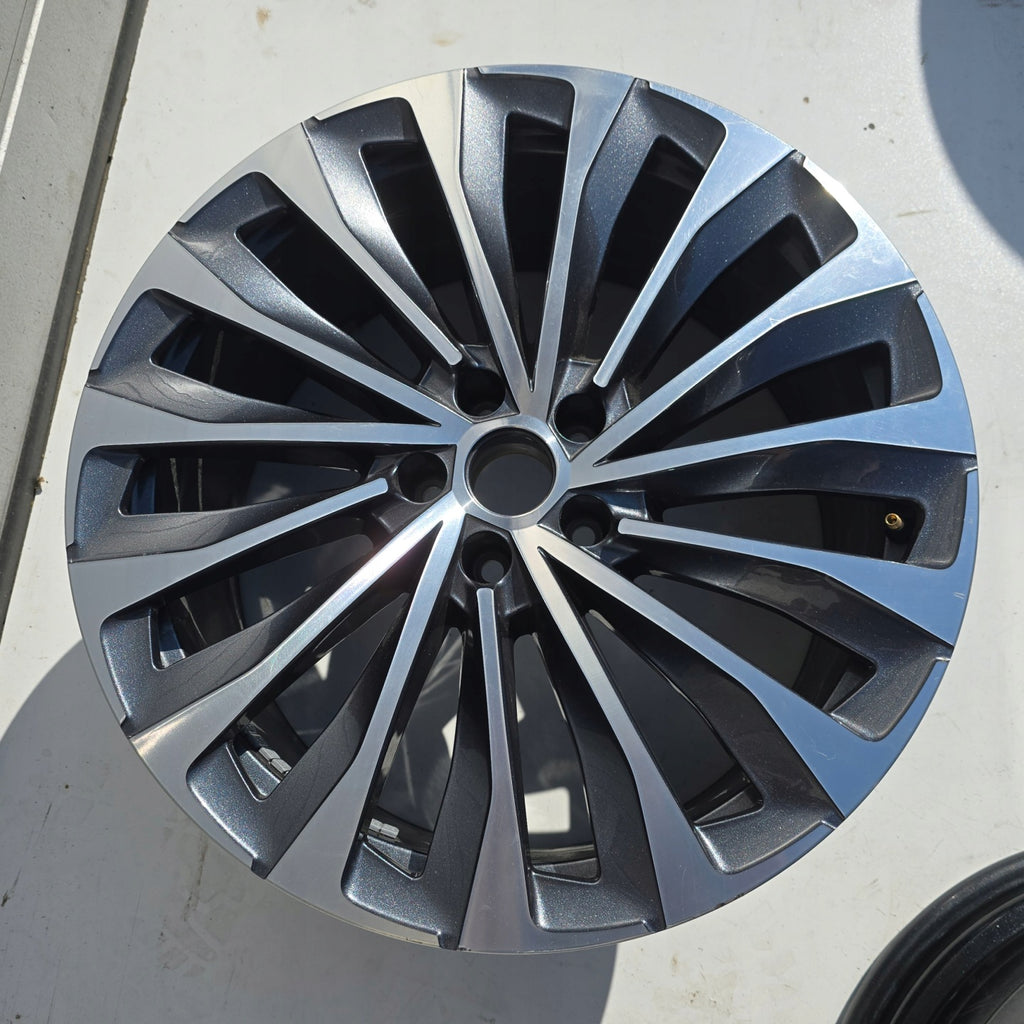 1x Alufelge 20 Zoll 9.0" 5x112 5LA601025AT Skoda Enyaq Rim Wheel FEL7574972604fd