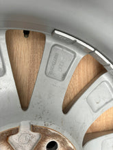 Laden Sie das Bild in den Galerie-Viewer, 1x Alufelge 18 Zoll 7.5&quot; 5x120 45ET 2H0601025P VW Amarok Rim Wheel