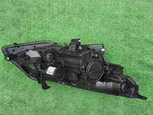 Laden Sie das Bild in den Galerie-Viewer, Frontscheinwerfer Opel Zafira C 13399866LH Links Scheinwerfer Headlight