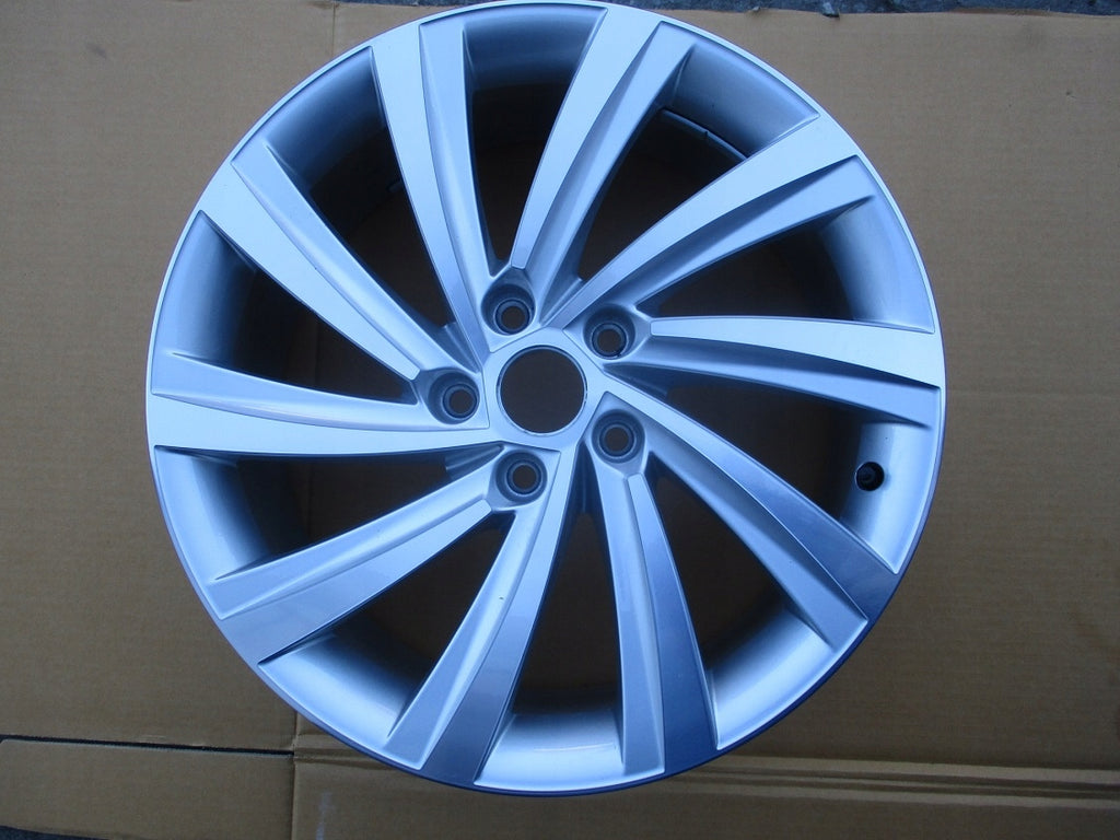 1x Alufelge 18 Zoll 7.5" 5x112 48ET Glanz Silber 5E3601025H Skoda Octavia Iv FEL9062431617yn