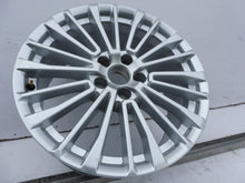 Load image into Gallery viewer, 1x Alufelge 18 Zoll 8.0&quot; 5x112 39ET Glanz Silber 4K0601025 Audi Rim Wheel