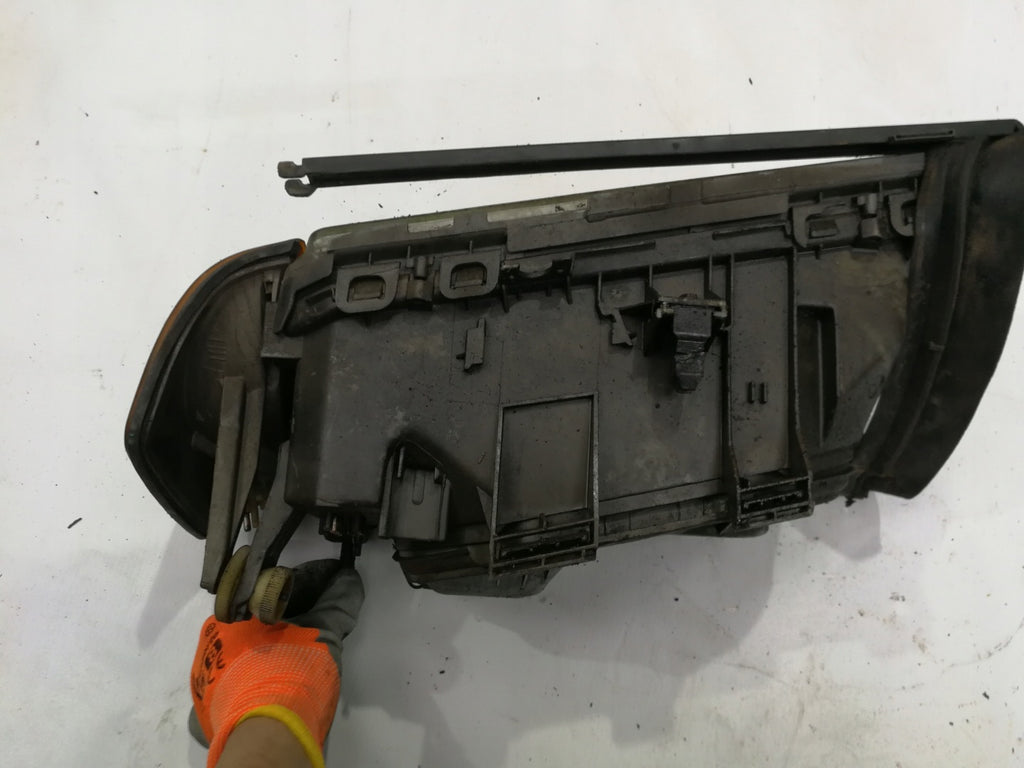 Frontscheinwerfer Mercedes-Benz W201 Rechts Scheinwerfer Headlight SCH5128681184yc
