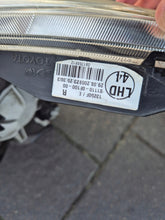 Laden Sie das Bild in den Galerie-Viewer, Frontscheinwerfer Toyota Verso 81110-0F100 Rechts Scheinwerfer Headlight SCH4569709333te