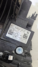 Laden Sie das Bild in den Galerie-Viewer, Frontscheinwerfer BMW 2 Active Tourer U06 5A42247-08 Full LED Links Headlight