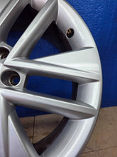Laden Sie das Bild in den Galerie-Viewer, 1x Alufelge 17 Zoll 6V0601025C Skoda Fabia I Rim Wheel FEL7369096506pa