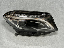 Laden Sie das Bild in den Galerie-Viewer, Frontscheinwerfer Mercedes-Benz Gla A1569061800 Xenon Rechts Headlight SCH5416838871dw