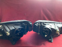 Laden Sie das Bild in den Galerie-Viewer, Frontscheinwerfer Skoda Superb III 3V1941015B 3V1941016B Xenon Ein Satz