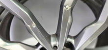 Laden Sie das Bild in den Galerie-Viewer, 1x Alufelge 18 Zoll 6.5" 5x112 41ET Glanz 6877550 BMW F39 X1 F48 Rim Wheel FEL1264133970js