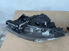 Laden Sie das Bild in den Galerie-Viewer, Frontscheinwerfer BMW F11 F10 7317131 7317132 Xenon Ein Satz Headlight