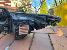 Laden Sie das Bild in den Galerie-Viewer, Frontscheinwerfer Honda Civic IX Xenon Rechts Scheinwerfer Headlight