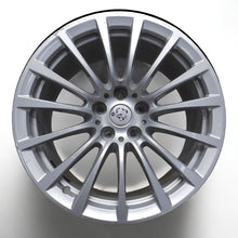 Laden Sie das Bild in den Galerie-Viewer, 1x Alufelge 18 Zoll 8.0&quot; 5x112 30ET Glanz Silber 6861224 BMW 5 G31 G30 Rim Wheel