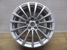 Laden Sie das Bild in den Galerie-Viewer, 1x Alufelge 18 Zoll 8.0&quot; 5x112 30ET Glanz Silber 6861224 BMW 5 G31 G30 Rim Wheel