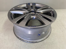 Laden Sie das Bild in den Galerie-Viewer, 1x Alufelge 17 Zoll 7.5&quot; 5x112 52ET Glanz Silber A2464011400 Mercedes-Benz W246