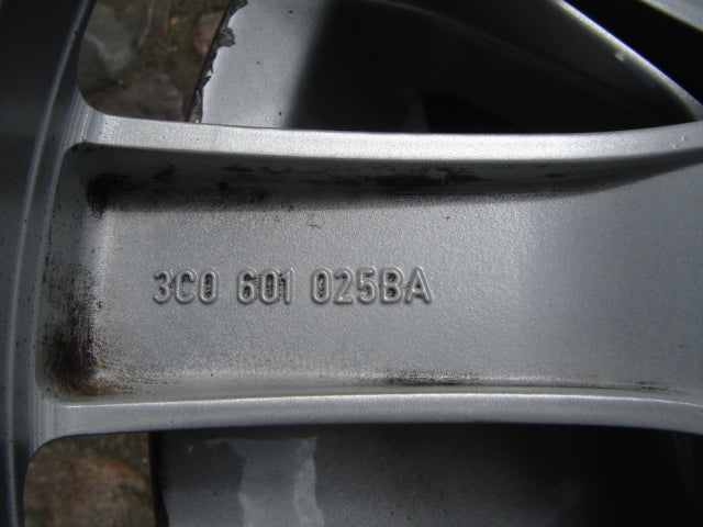 1x Alufelge 18 Zoll 8.0" 5x112 44ET Glanz Silber 3C0601025BA VW Scirocco Passat