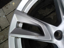 Laden Sie das Bild in den Galerie-Viewer, 1x Alufelge 18 Zoll 7.5&quot; 5x108 50,5ET Glanz Silber 31362866 Volvo Xc60 Ii