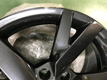 Laden Sie das Bild in den Galerie-Viewer, 1x Alufelge 17 Zoll 6.5&quot; 5x112 46ET Glanz 5E3601025AE Skoda Rim Wheel