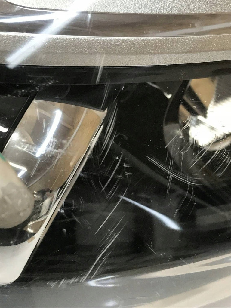 Frontscheinwerfer Renault Captur 260102734R Rechts Scheinwerfer Headlight SCH6784582111pk