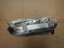Laden Sie das Bild in den Galerie-Viewer, Frontscheinwerfer Ford Transit Tourneo Courier ET76-13W030-AK Links Headlight SCH5015851180xx