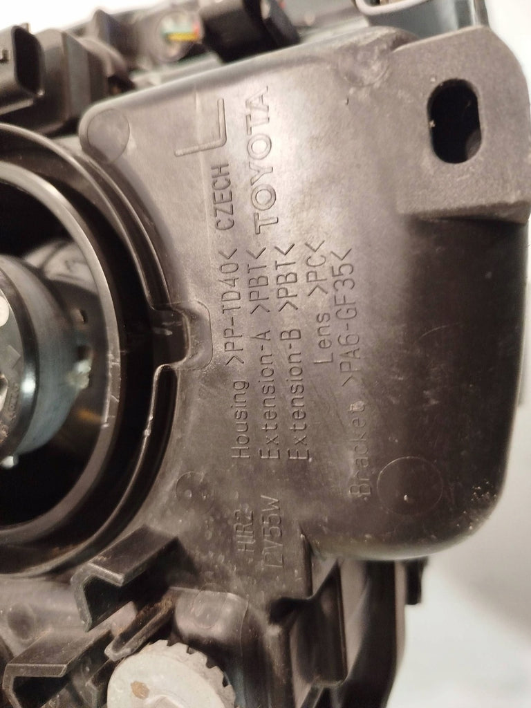 Frontscheinwerfer Toyota Yaris PPH13990 Links Scheinwerfer Headlight