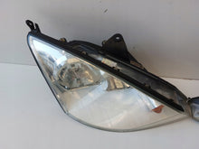 Load image into Gallery viewer, Frontscheinwerfer Ford Focus 2M51-13W030-BF 2M51-13W029-BF Ein Satz Headlight