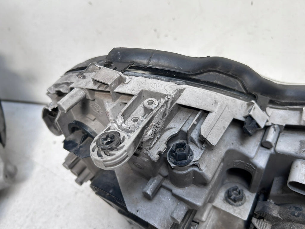 Frontscheinwerfer Mercedes-Benz W203 A2038203761 Xenon Ein Satz Headlight SCH5381115085fq