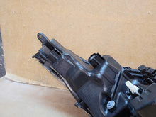 Load image into Gallery viewer, Frontscheinwerfer Toyota Yaris Links Scheinwerfer Headlight