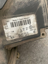 Laden Sie das Bild in den Galerie-Viewer, Frontscheinwerfer VW Passat 3C0941006Q Ein Satz Scheinwerfer Headlight SCH1358794709fs