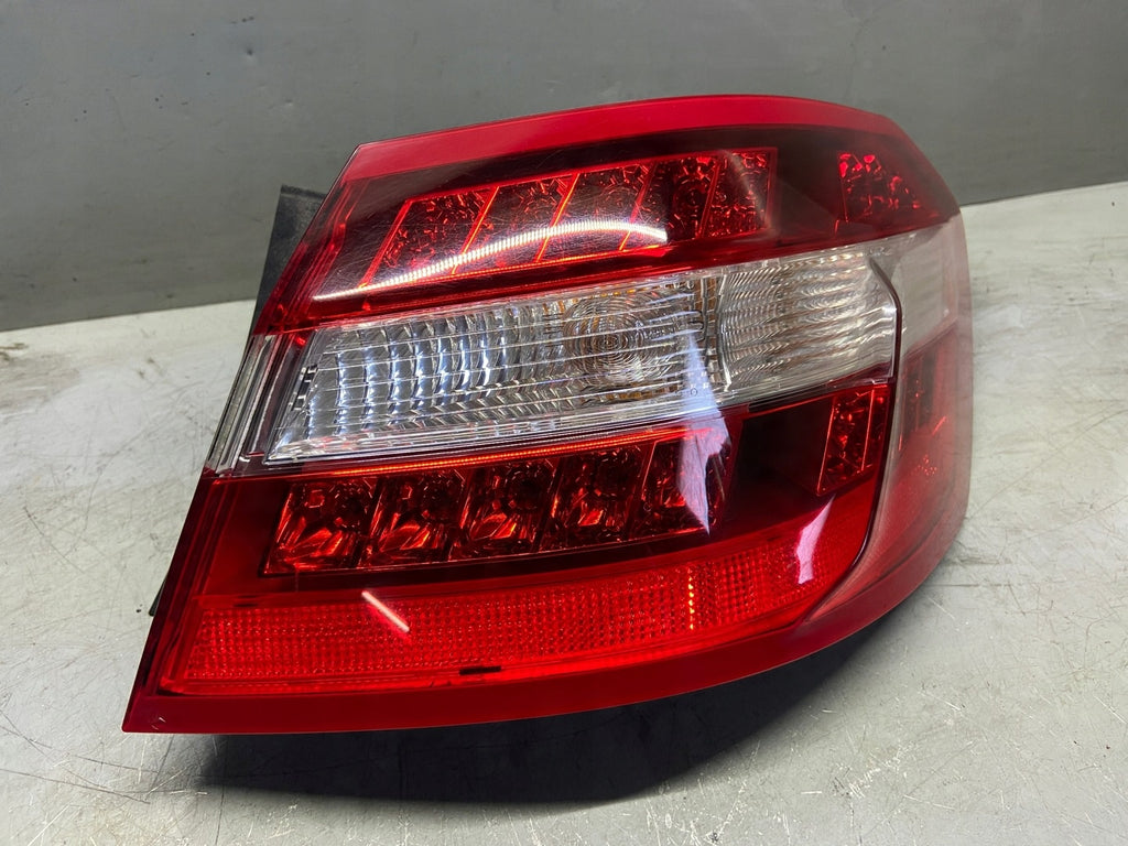 Rückleuchte Mercedes-Benz W212 A2129066701 Rechts Rearlight
