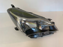 Load image into Gallery viewer, Frontscheinwerfer Toyota Yaris Rechts Scheinwerfer Headlight