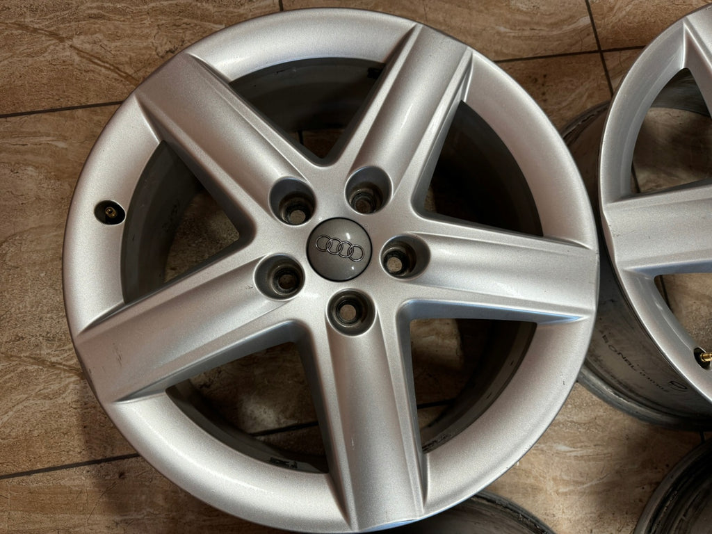 4x Alufelge 17 Zoll 7.5" 5x112 56ET Glanz Silber 8P0601025D Audi A3 Rim Wheel FEL9794090086vg