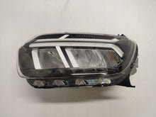 Laden Sie das Bild in den Galerie-Viewer, Frontscheinwerfer Dacia Duster 260602465R LED Links Scheinwerfer Headlight