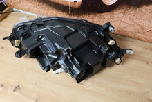 Laden Sie das Bild in den Galerie-Viewer, Frontscheinwerfer VW Polo 2G1941005D UY LED Links Scheinwerfer Headlight SCH8003212124xi
