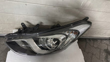 Load image into Gallery viewer, Frontscheinwerfer Hyundai I30 Links Scheinwerfer Headlight SCH2387142262cb