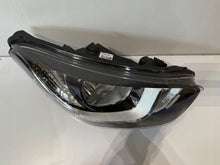 Laden Sie das Bild in den Galerie-Viewer, Frontscheinwerfer Hyundai I 92102-4P500 Rechts Scheinwerfer Headlight