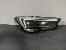 Laden Sie das Bild in den Galerie-Viewer, Frontscheinwerfer Opel Crossland X YO00709880 Rechts Scheinwerfer Headlight SCH4411235246xw