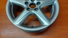 Load image into Gallery viewer, 1x Alufelge 17 Zoll 7.0" 5x114.3 45ET Glanz Silber Toyota Corolla Avensis FEL3668121926nj