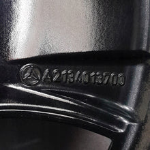 Laden Sie das Bild in den Galerie-Viewer, 4x Alufelge 18 Zoll 8.0&quot; 5x112 43ET Glanz Schwarz A2134013700 Mercedes-Benz W213