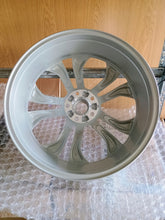 Load image into Gallery viewer, 1x Alufelge 20 Zoll 6.5" 5x114.3 33ET Glanz Silber 403007153R Renault Scenic FEL7414141333bk