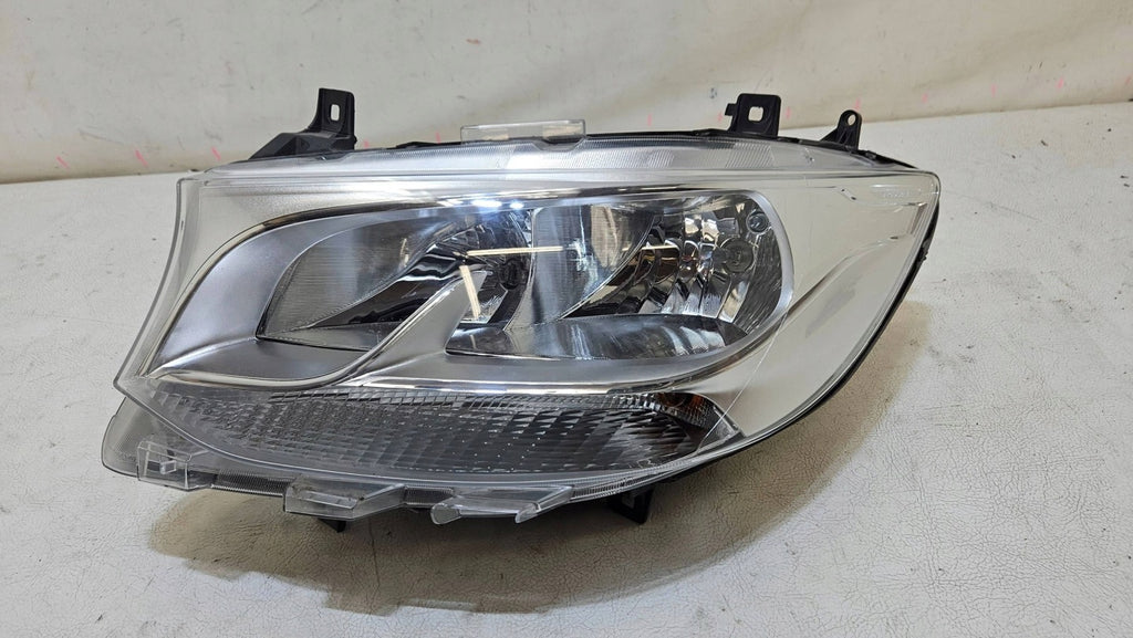 Frontscheinwerfer Mercedes-Benz Sprinter A9109060000 Links Headlight SCH9678917430hy