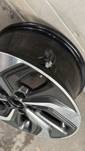 Load image into Gallery viewer, 1x Alufelge 16 Zoll 6.5&quot; 5x114.3 44ET 52910-CM100 Hyundai Kona Rim Wheel