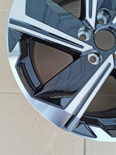 Laden Sie das Bild in den Galerie-Viewer, 1x Alufelge 18 Zoll 7.0&quot; 5x114.3 38ET 4250G472 Mitsubishi Eclipse Cross